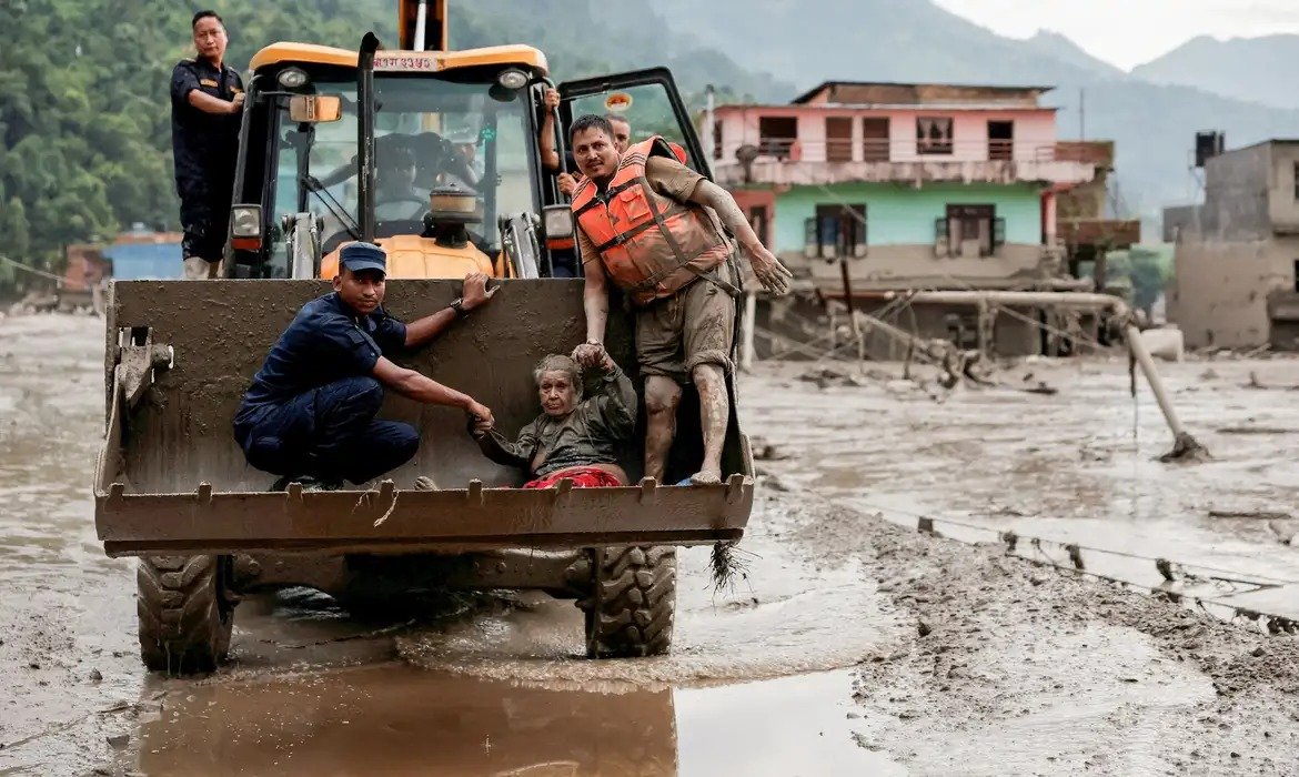 Nepal teme novas inundações após cheias