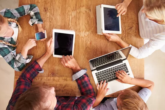 Pesquisa revela principais atividades dos adolescentes na internet