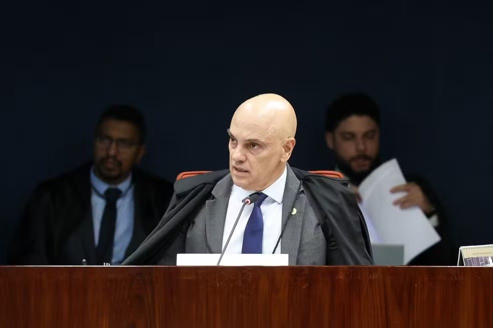 Moraes cancela pronunciamento após Fachin assumir controle de procedimentos no STF