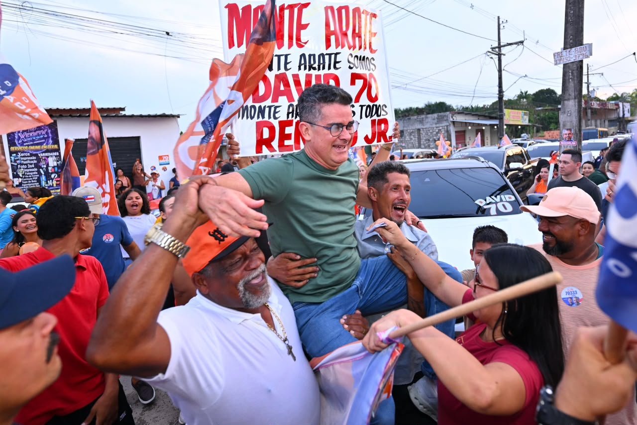 Emprego e moradia pautam agenda de David Almeida em Manaus