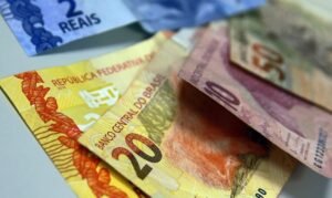 Famílias comprometem 28,7% da renda com pagamento de dívidas