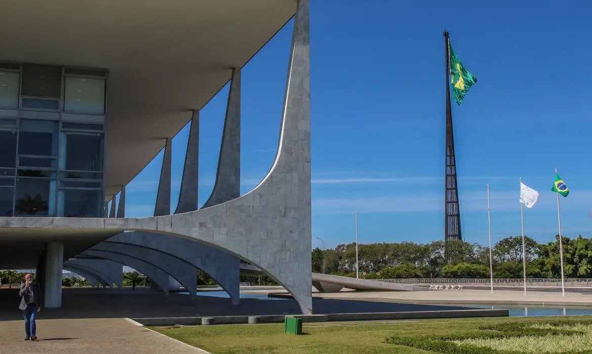 Prefeitos cobram participação na reforma tributária