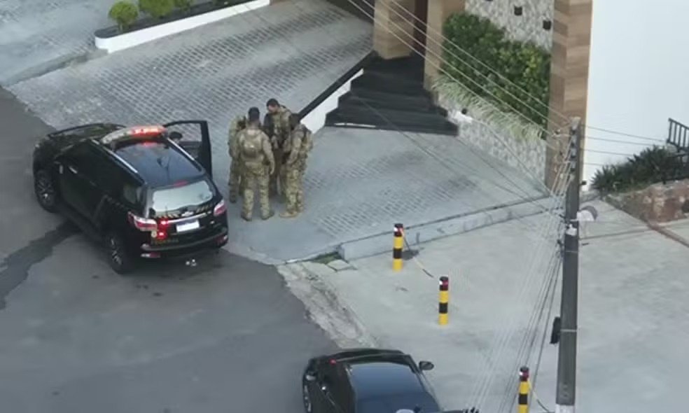 PF realiza diligências na sede da Segurança Pública em Manaus