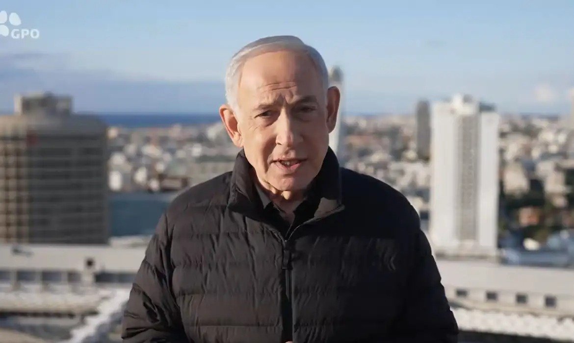 Israel busca esclarecer origem de ataque em avião