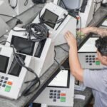 Eleitor com deficiência visual pode usar áudio na urna